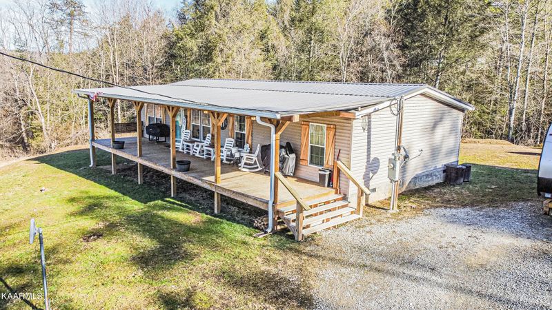 964 Lowes Branch Rd, Lafollette, TN 37766