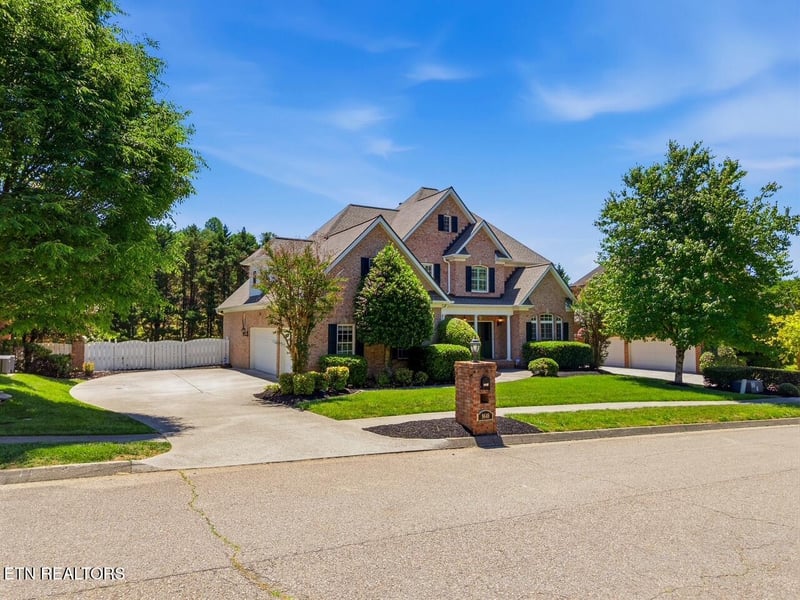 9648 Valley Woods Ln, Knoxville, TN 37922