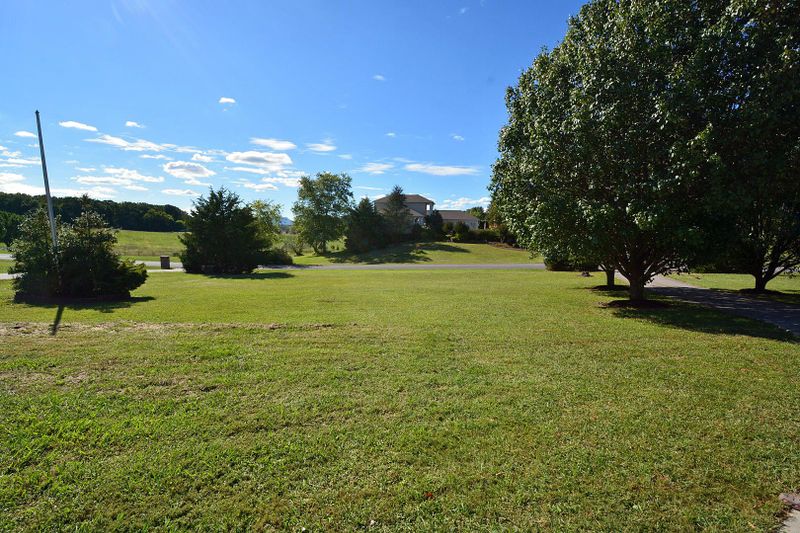 965 Boardly Hills Blvd, Sevierville, TN 37876
