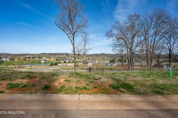 967 Black Cove Ln, Loudon, TN 37774