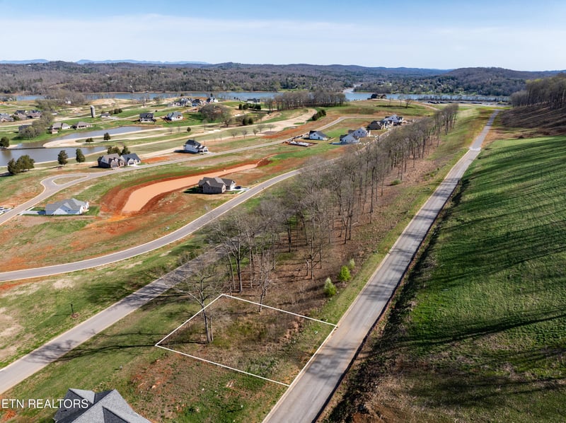 967 Black Cove Ln, Loudon, TN 37774