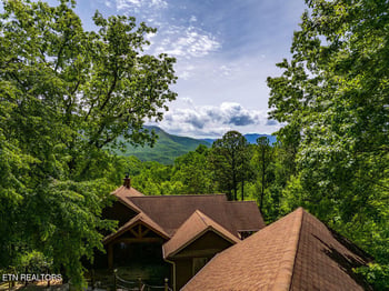 967 Scenic Tr, Gatlinburg, TN 37738