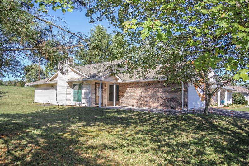 968 Lee Delia Ln, Alcoa, TN 37701