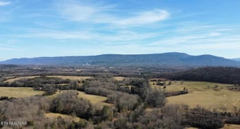 969 County Rd, Delano, TN 37325