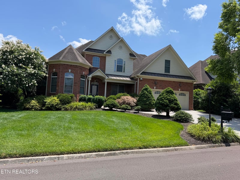 9700 Collier Pass Ln, Knoxville, TN 37922