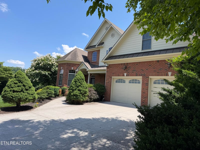 9700 Collier Pass Ln, Knoxville, TN 37922