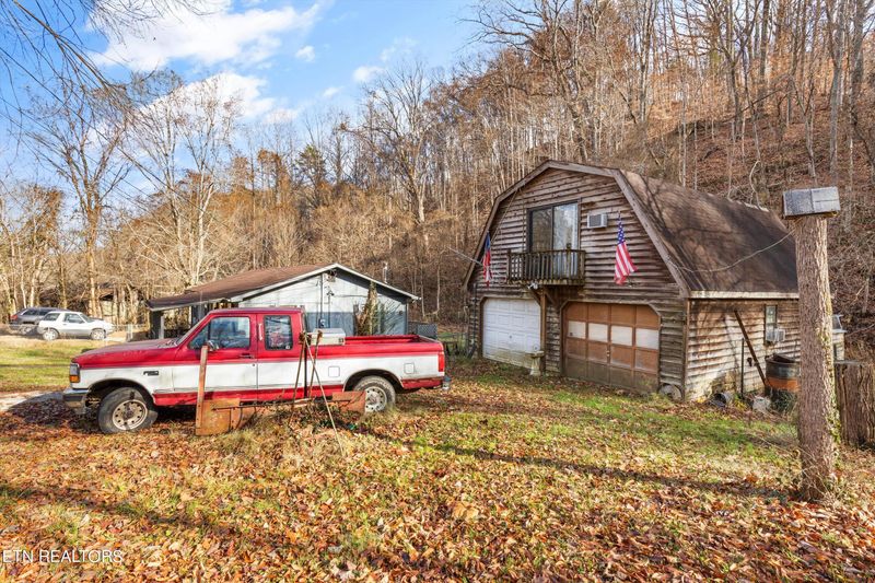 9704 Hogskin Rd, Corryton, TN 37721