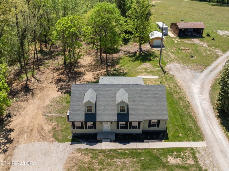 9708 Smoky Row Rd, Strawberry Plains, TN 37871
