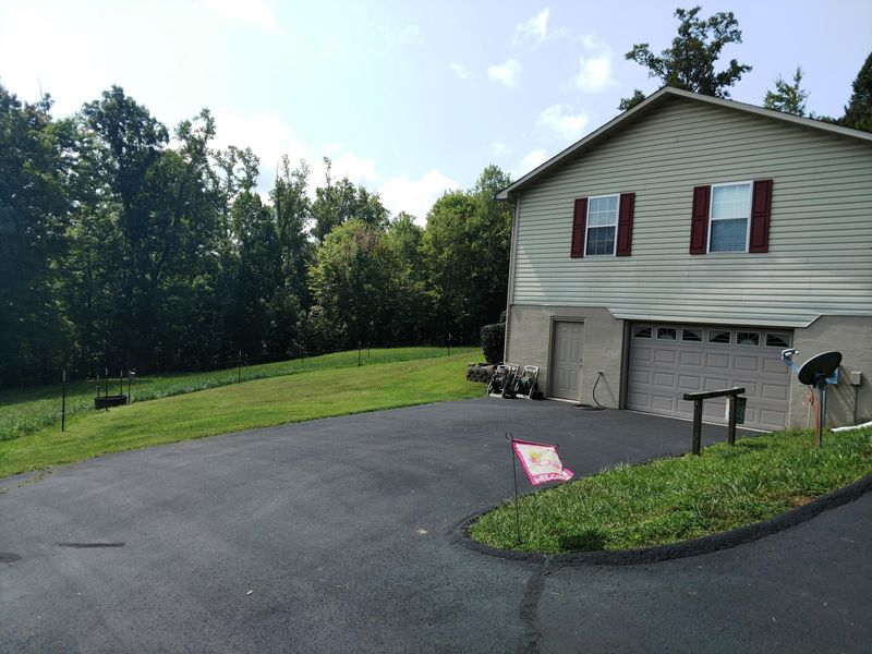 9711 Hidden Branch Ln, Heiskell, TN 37754