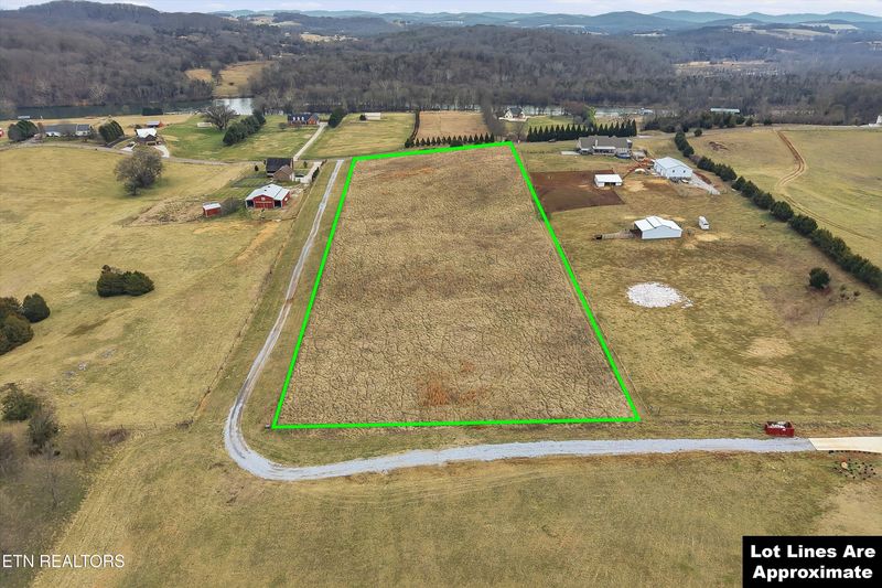 972 Cliff Top Rd, Blaine, TN 37709