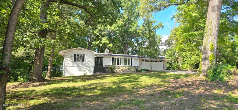 9721 Asheville Hwy, Strawberry Plains, TN 37871