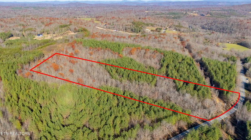 9745 Morgan County Hwy, Sunbright, TN 37872