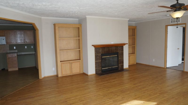 975 Fairview Rd, Crossville, TN 38571