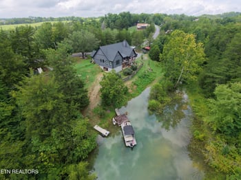 975 Lake Smoky Rd, Sevierville, TN 37876