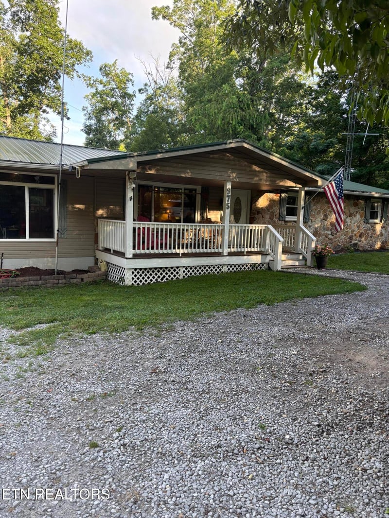 975 Lawson Rd, Crossville, TN 38571