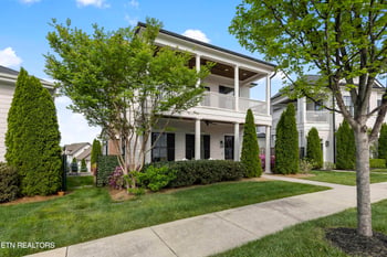 9757 Clingmans Dome Dr, Knoxville, TN 37922