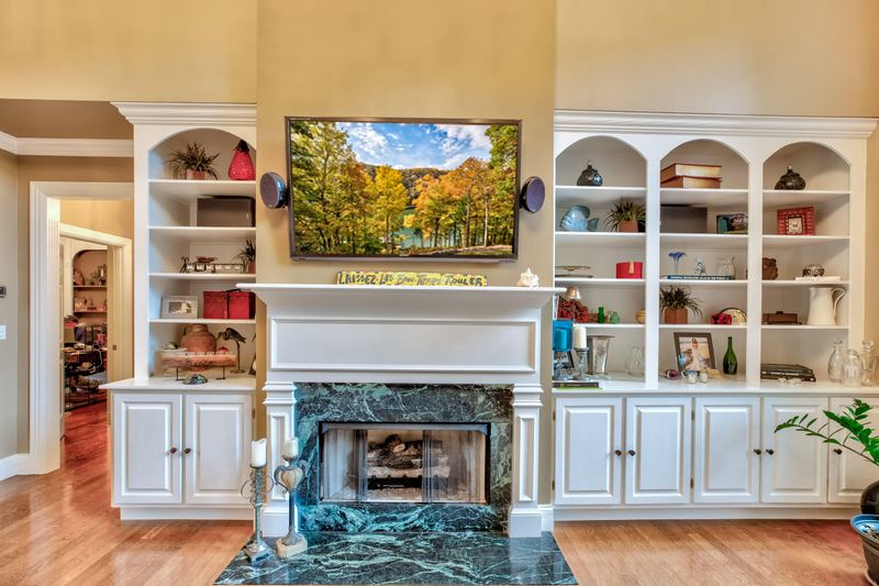 976 Fox Ridge Ln, Caryville, TN 37714