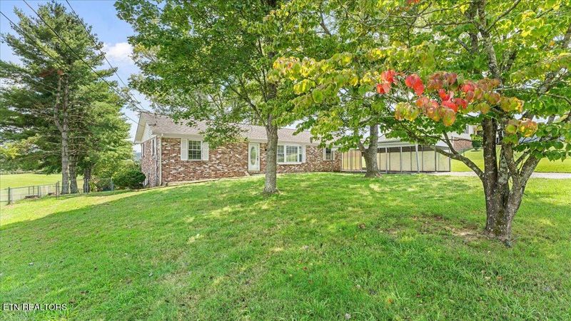 977 Swan Pond Circle Rd, Harriman, TN 37748