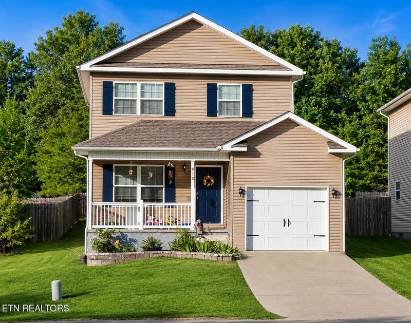 978 Norwood Village Ln, Maryville, TN 37801