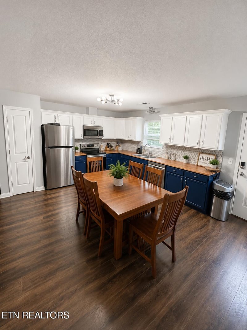 978 Norwood Village Ln, Maryville, TN 37801