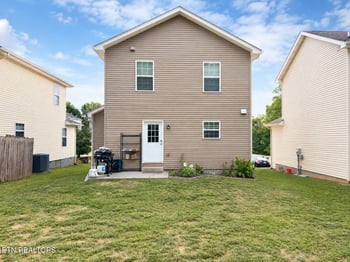 978 Norwood Village Ln, Maryville, TN 37801