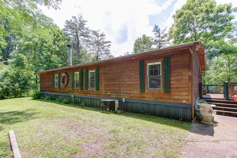 979 Gnatty Branch Rd, Pigeon Forge, TN 37863