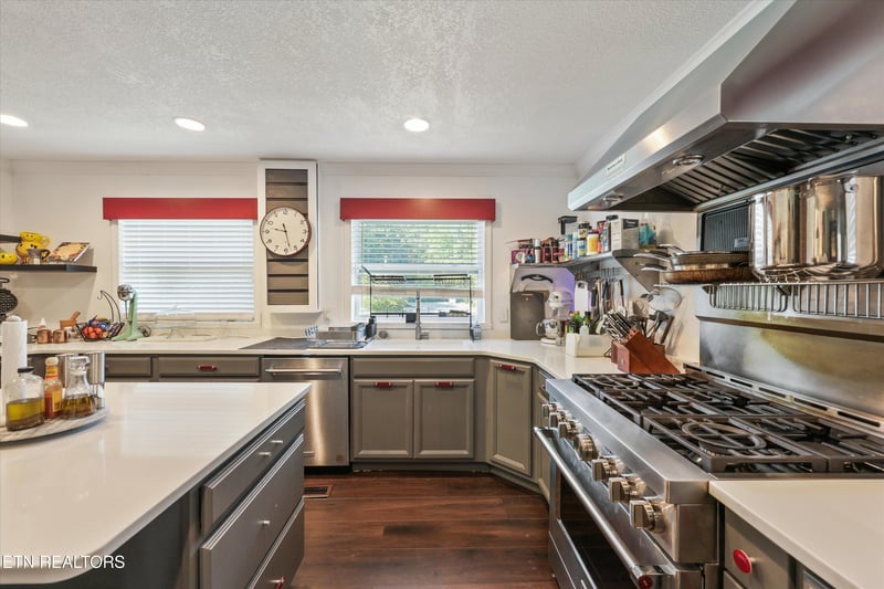 98 Orange Ln, Oak Ridge, TN 37830