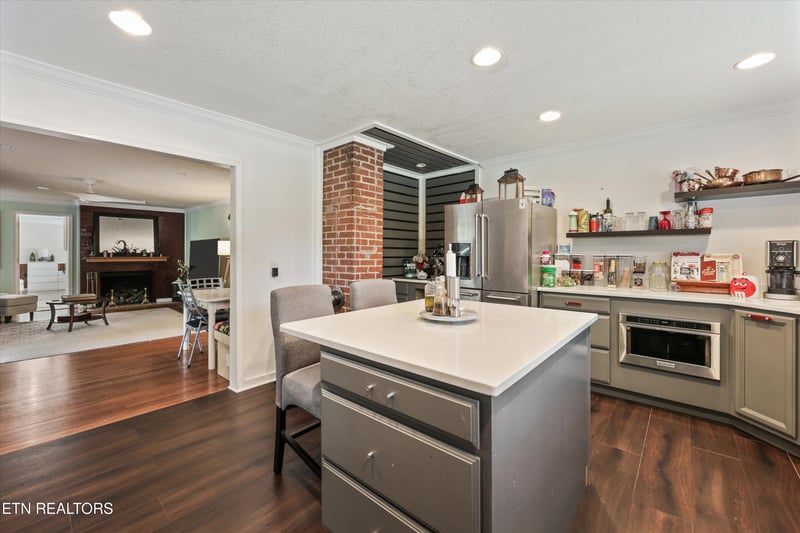 98 Orange Ln, Oak Ridge, TN 37830