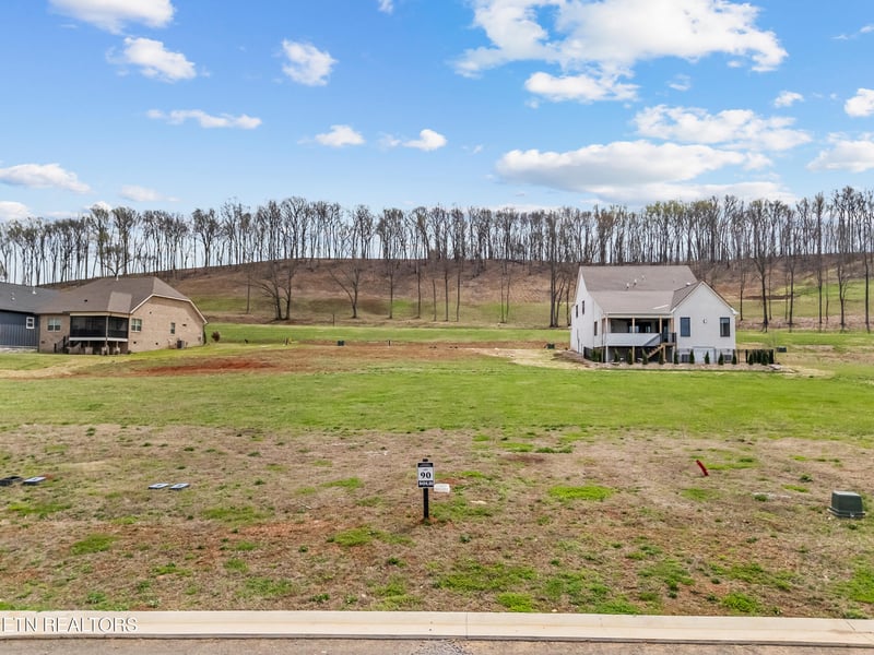 980 Black Bear Cir, Loudon, TN 37774