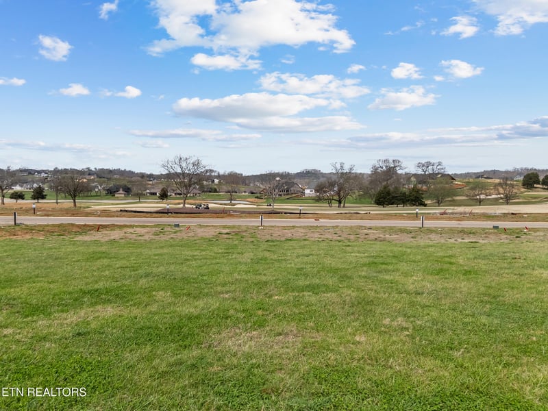 980 Black Bear Cir, Loudon, TN 37774