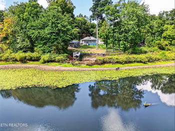 980 Sharon Cir, Crossville, TN 38572
