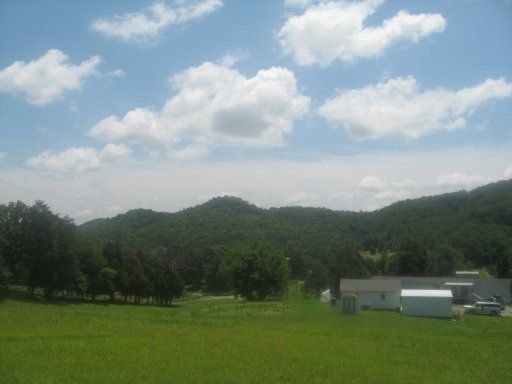 9804 Elkins Rd, Heiskell, TN 37754