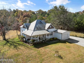 9804 Will Merritt Rd, Strawberry Plains, TN 37871