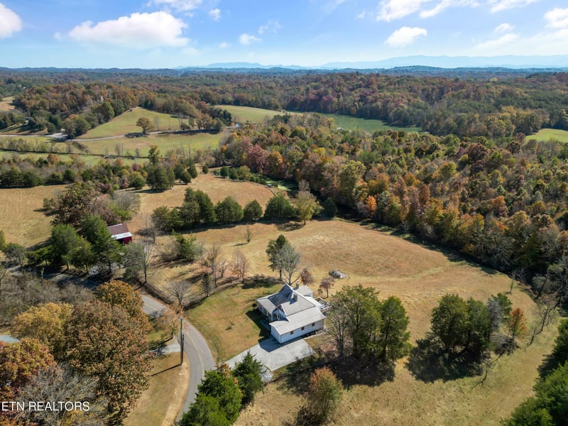 9804 Will Merritt Rd, Strawberry Plains, TN 37871