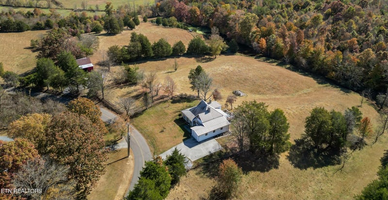 9804 Will Merritt Rd, Strawberry Plains, TN 37871