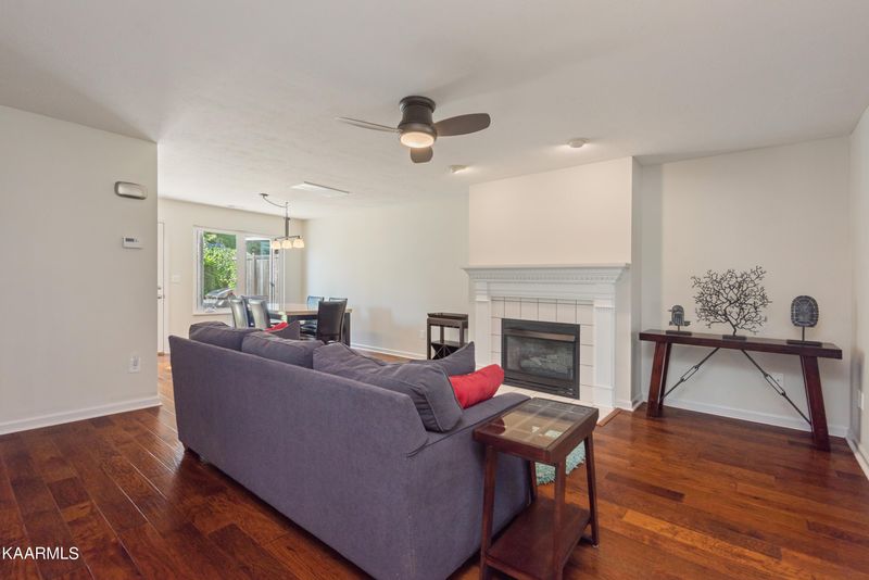 9805 Seattle Slew Ln, Knoxville, TN 37931