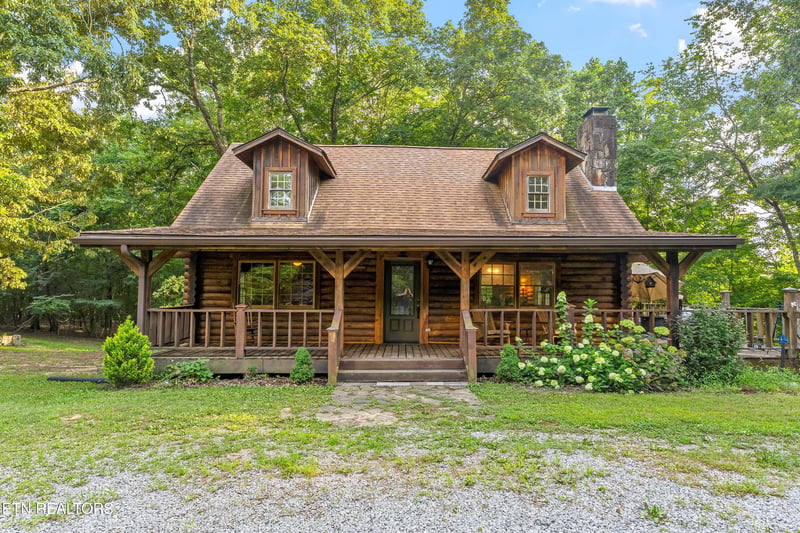 9809 Fairview Rd, Lenoir City, TN 37772