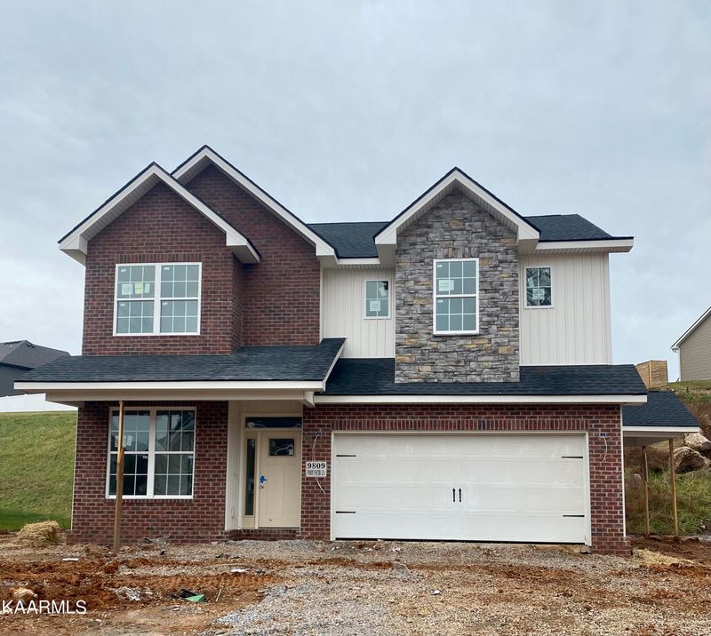 9809 Foot Path Ln, Knoxville, TN 37922