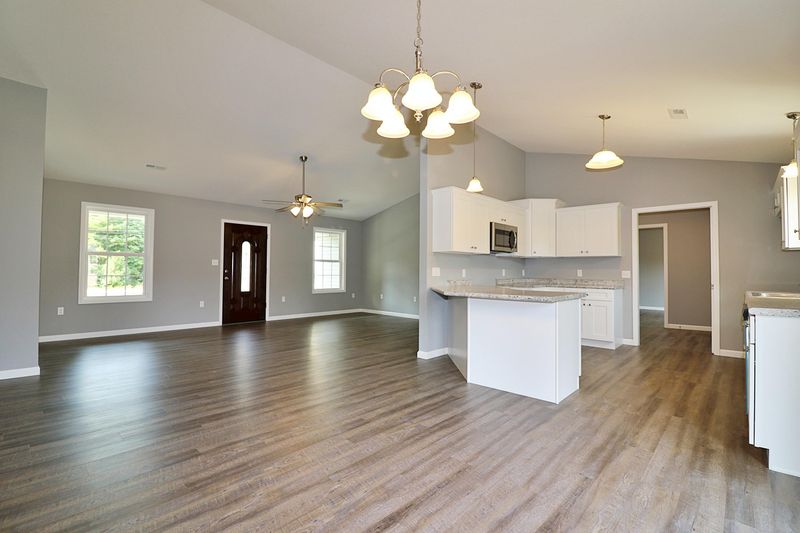 981 Toomey Falls Rd, Oneida, TN 37841
