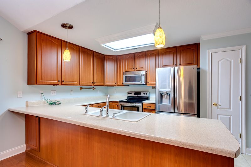 9814 Bluegrass Rd, Knoxville, TN 37922
