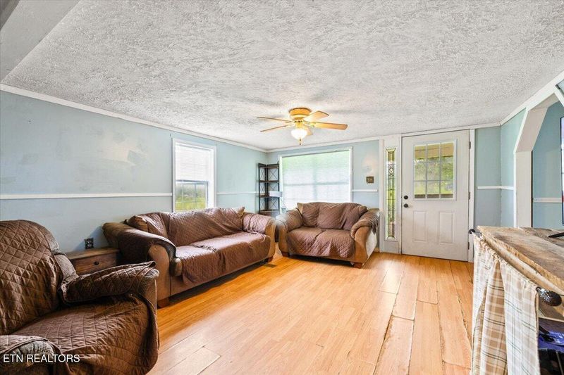 982 Little White Oak Rd, Duff, TN 37729