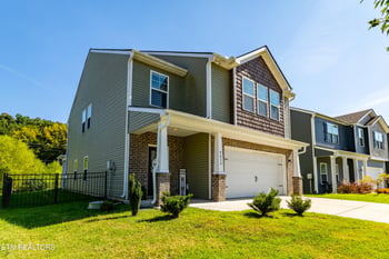 9822 War Admiral Ln, Knoxville, TN 37931