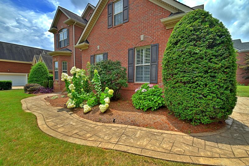 9825 Giverny Cir, Knoxville, TN 37922
