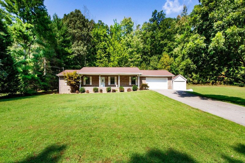 9825 Mcelhaney Dr, Corryton, TN 37721