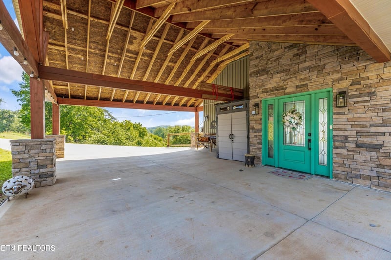 9828 Kodak Rd, Kodak, TN 37764