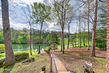 983 Tennessee Ave, Crossville, TN 38555