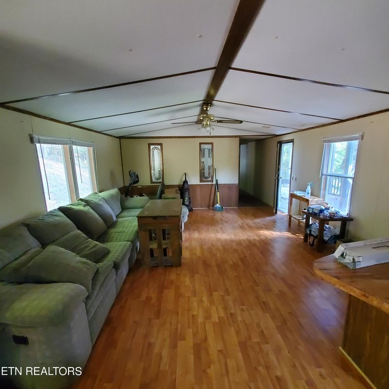 984 Post Oak Valley Rd, Rockwood, TN 37854