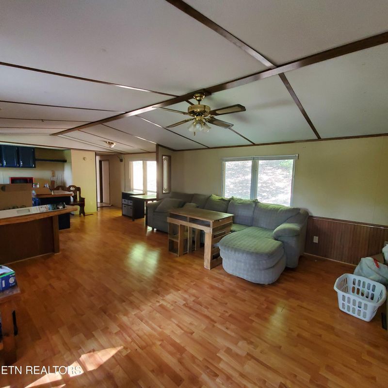 984 Post Oak Valley Rd, Rockwood, TN 37854