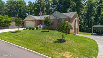985 E Brentwood Dr, Morristown, TN 37814
