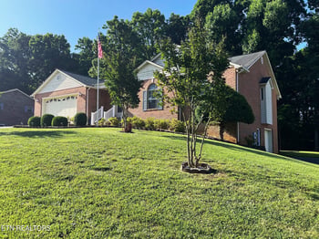 985 E Brentwood Dr, Morristown, TN 37814